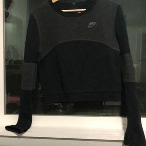 ❤️ (3/20) Nike long sleeve athletic crop top